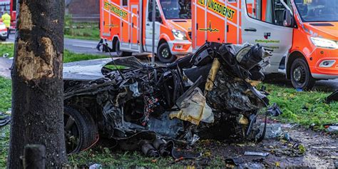 Zwei Tote nach Unfall – Fahrer hatte keinen Führerschein .